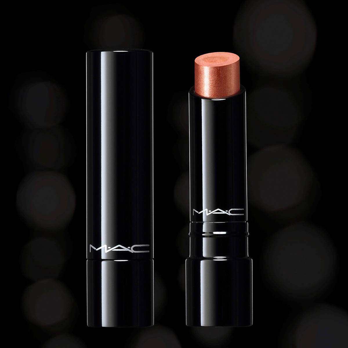 大阪にある撮影スタジオのカメラマンによる口紅の商品撮影