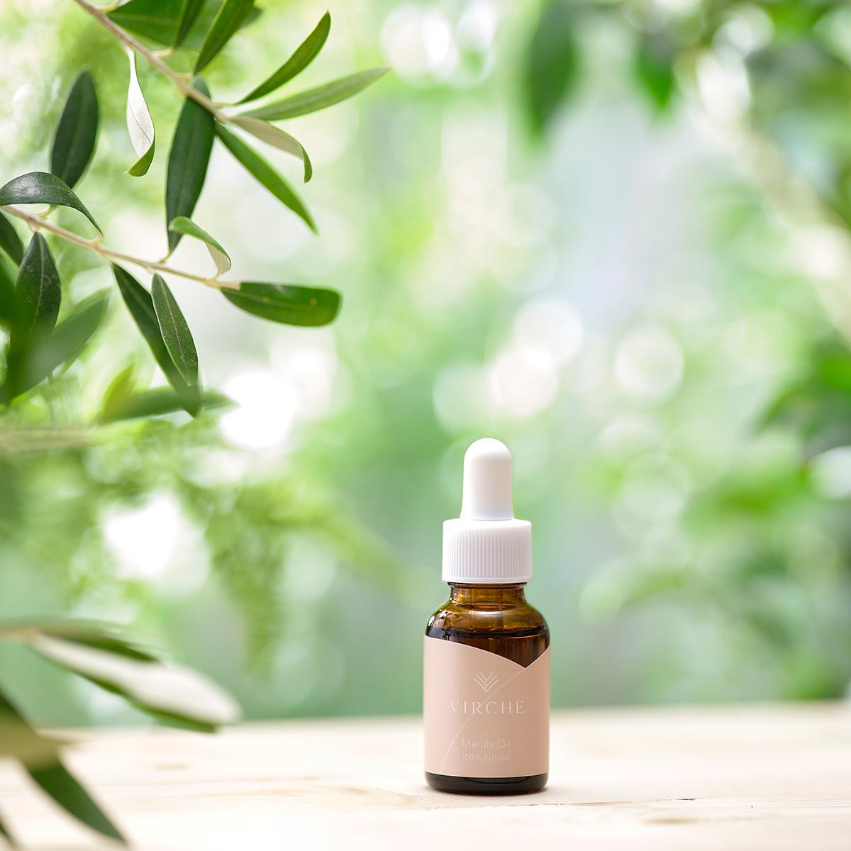 大阪にある撮影スタジオのカメラマンによる美容オイルの商品撮影