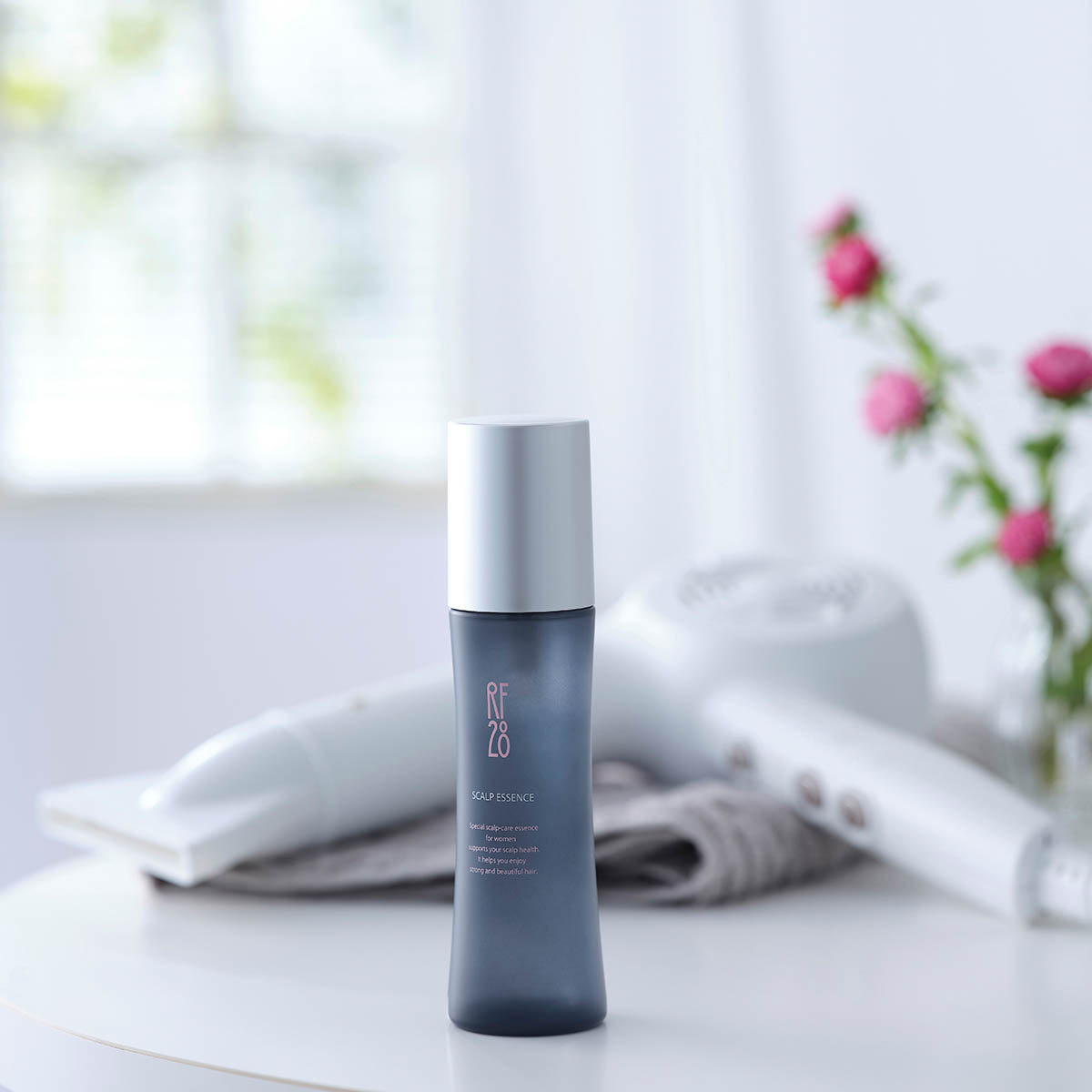 大阪にある撮影スタジオのカメラマンによるスカルプエッセンスの商品撮影